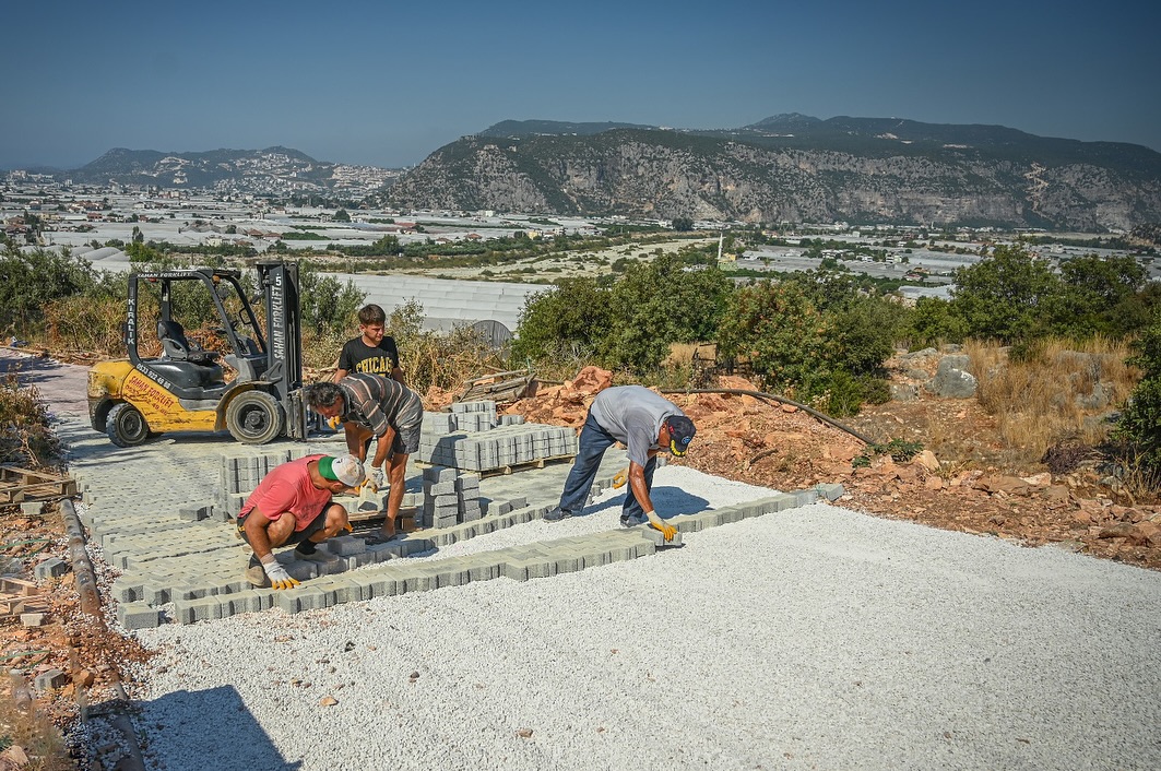 Kayaaltı Mahallesi Yeni Kilitli Parke Yollarına Kavuşuyor