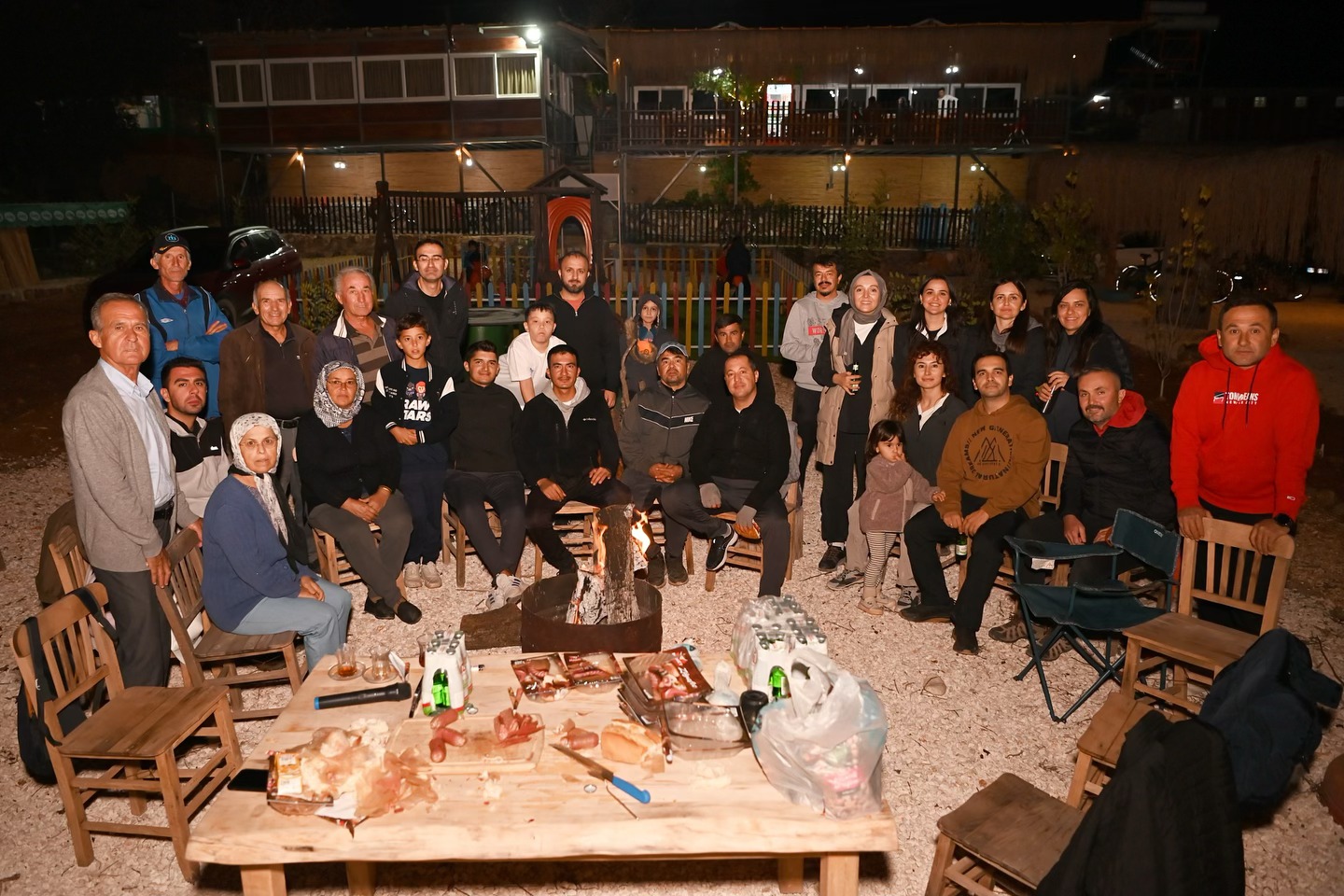 Bisiklet ve Yürüyüş Ekibimizle Geceyi Geçireceği Trysa Restaurant’ta Bir Araya Geldik