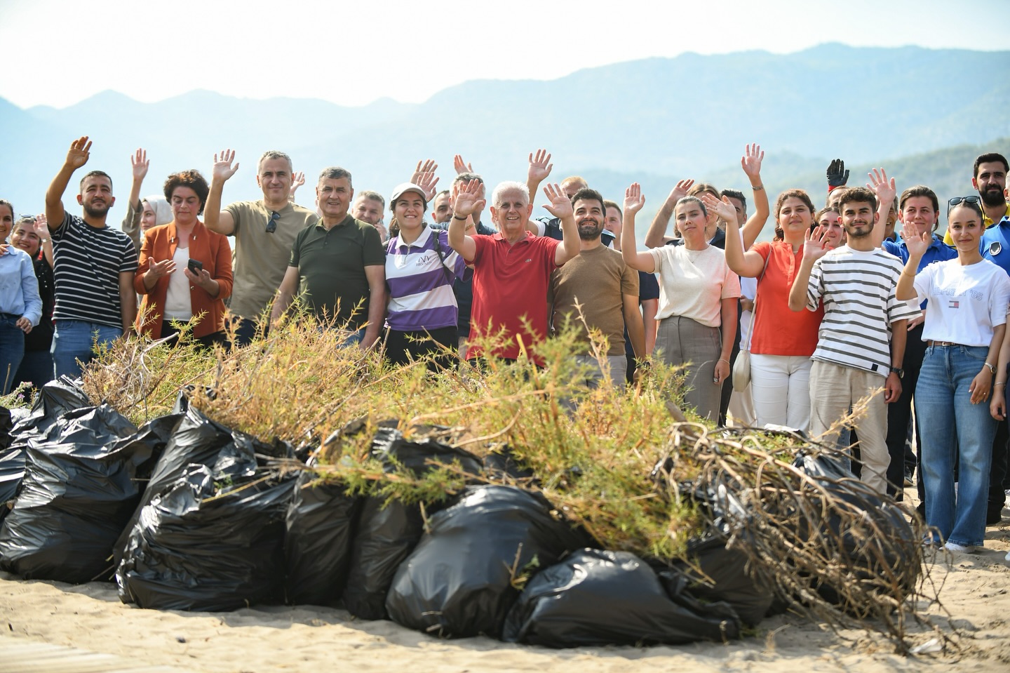 Çayağzı Plajı İçin Hep Birlikte Kolları Sıvadık